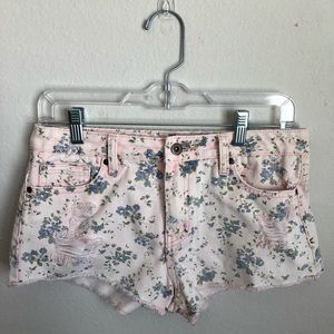 Forever 21 (LA 🖤 CA) light pink denim shorts.